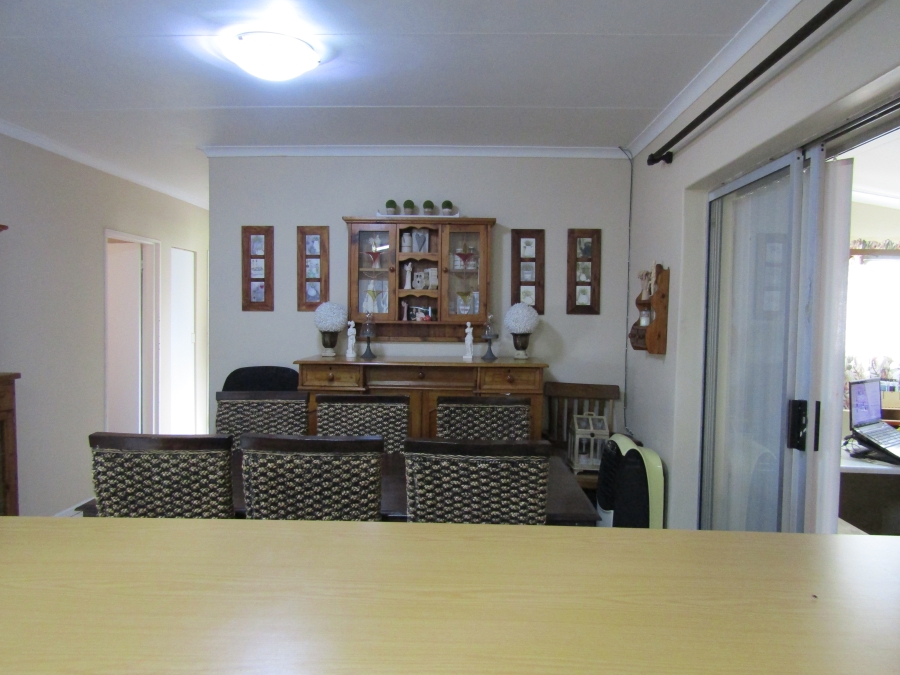 8 Bedroom Property for Sale in Wavecrest Eastern Cape